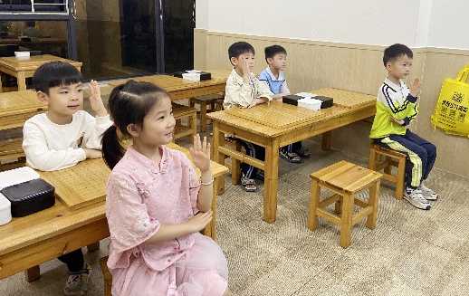 小棋手上起課來非常投入，勤奮認真的你，必定收到累累的碩果_副本.jpg