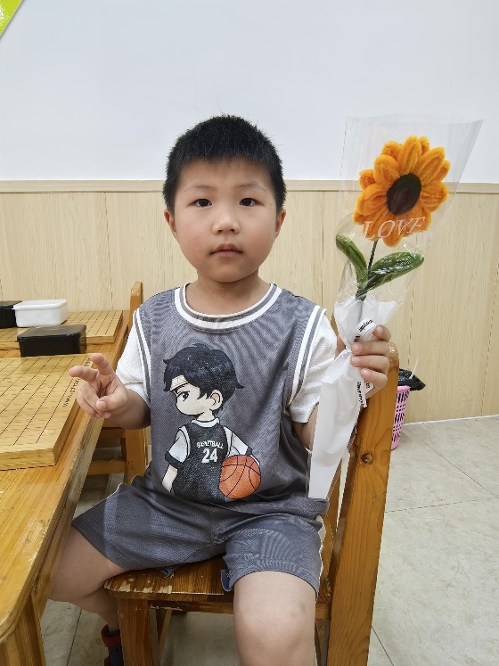 2、在本周的周末，我們迎來了一個非常重要的節(jié)日，是關(guān)于我們偉大美麗的媽媽們的節(jié)日——”母親節(jié)“_副本.jpg