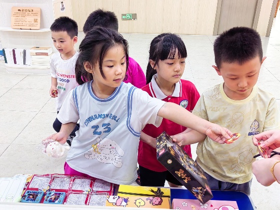 3、為了迎接節(jié)日的到來，我們在本周的周末舉行了一個少量積分兌換禮物的小活動_副本.jpg